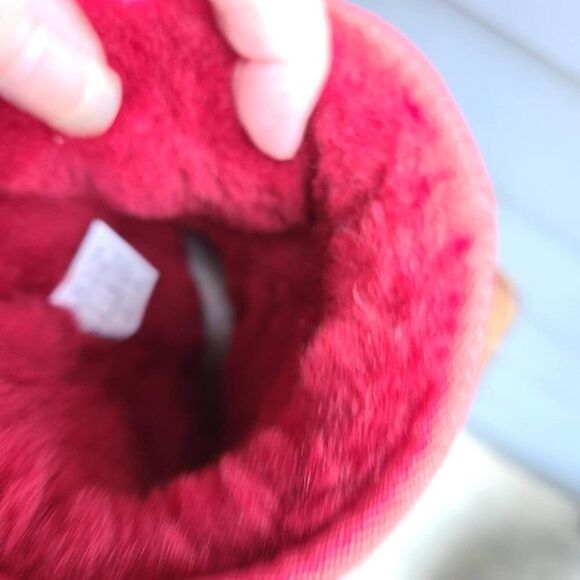 UGG Classic Short Suede Boot in Samba Red Shearling Lined size 6 - Picture 11 of 11